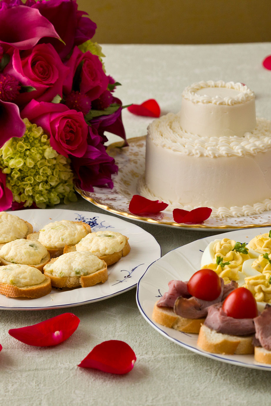 “Hors d’Oeuvre and Cake” Wedding